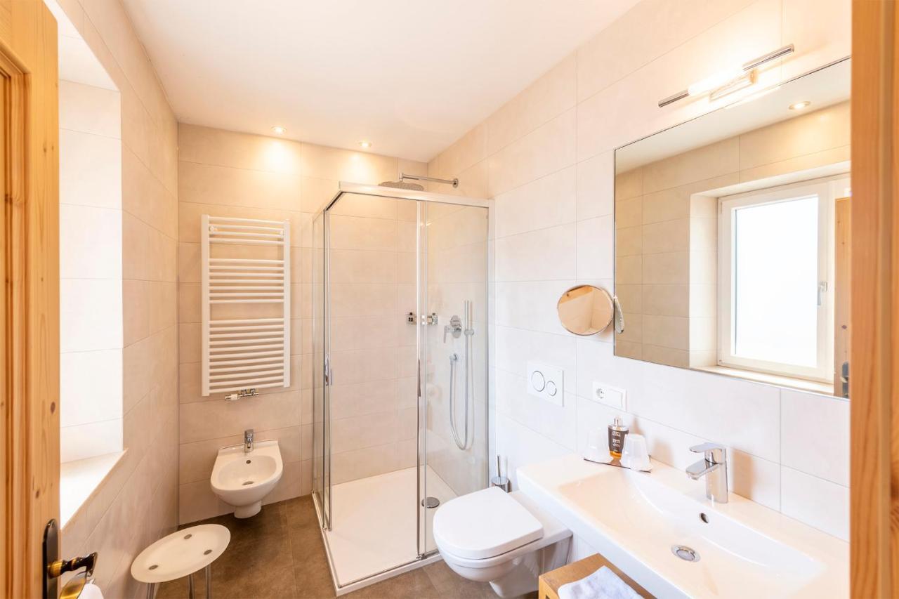 Standard Double Room,1263475762:JPEG